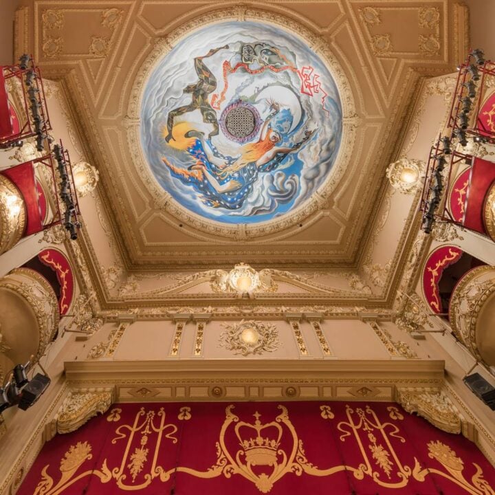 The ceiling dome of a theatre painted with greek mythology characters,© Silke Tuexen