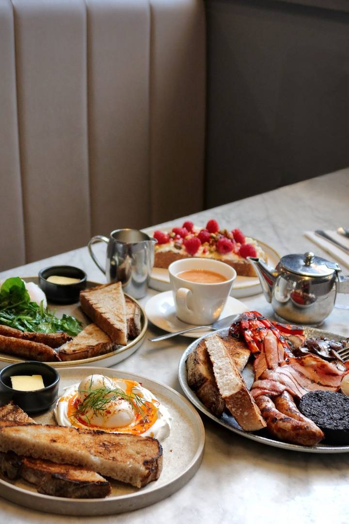 Breakfast at Contini George Street