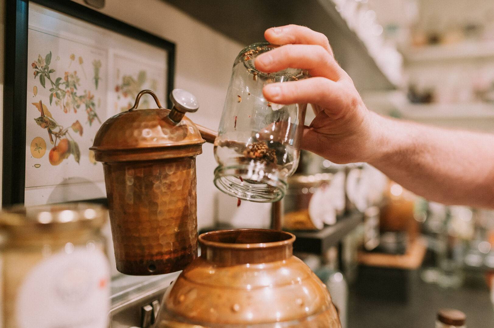 Distilling,© Sip Antics